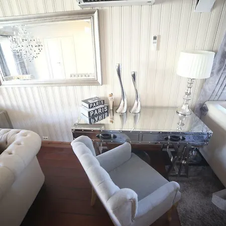 Bramy The Luxury Apartment
